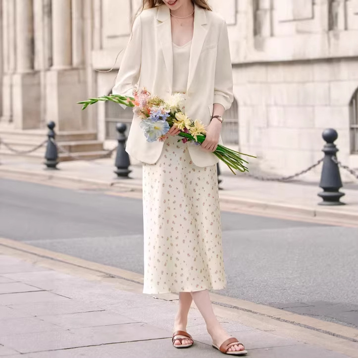 白色西装外套女2026夏季新款含醋酸休闲小西服X86S073