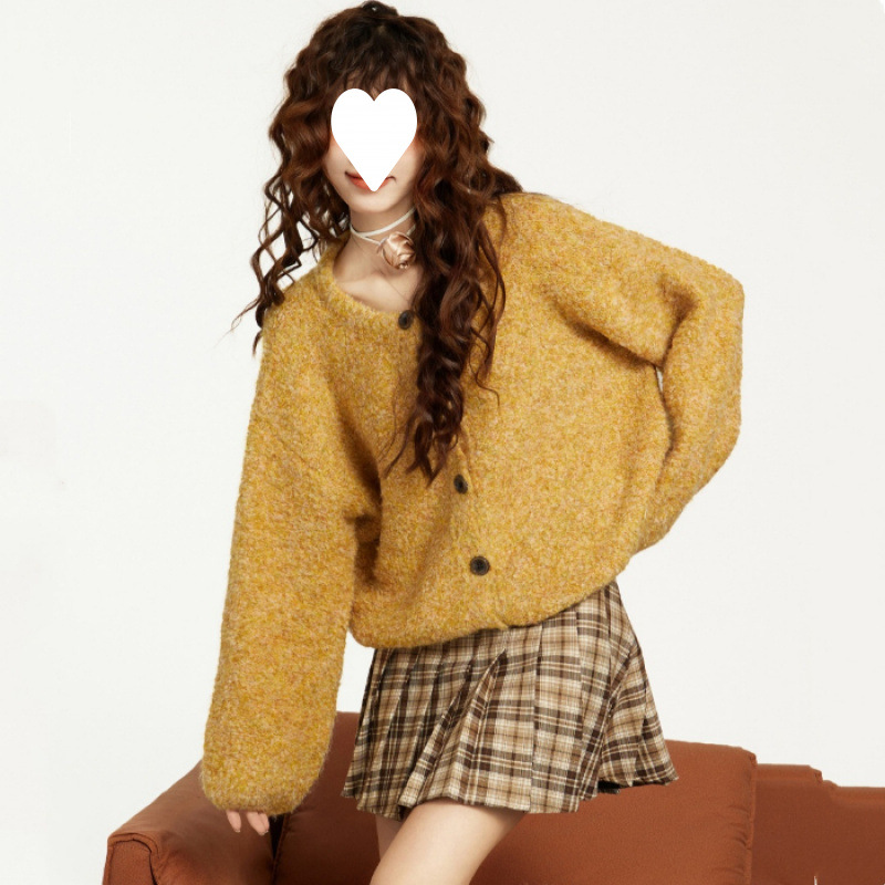 Suéter corto amarillo cardigan mujer otoño e invierno diseño de otoño nicho estilo perezoso suelta chaqueta de punto pequeña