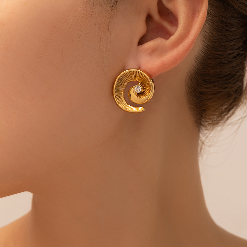 12g Weight 0.03µm Gold Plating Thickness Electroplated Gold Plating Process 201 Stainless Steel Ear Needle Material Golden Plated Plating Material Stone-Free Inlay Material Ear Studs Classification 1 Pair Quantity Daily Occasion 201 Stainless Steel Material Heart Shape, Flower, Spiral Pattern Women's Gender Elegant Style Plating Craft Heart Shape Flower Spiral Titanium Steel Elegant Waterproof Non Tarnish Surgical Steel Ear Studs 8