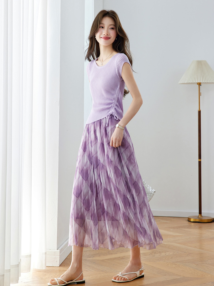 Bộ áo thun kẻ sọc phối chân váy midi hai mảnh nữ tính — màu tím