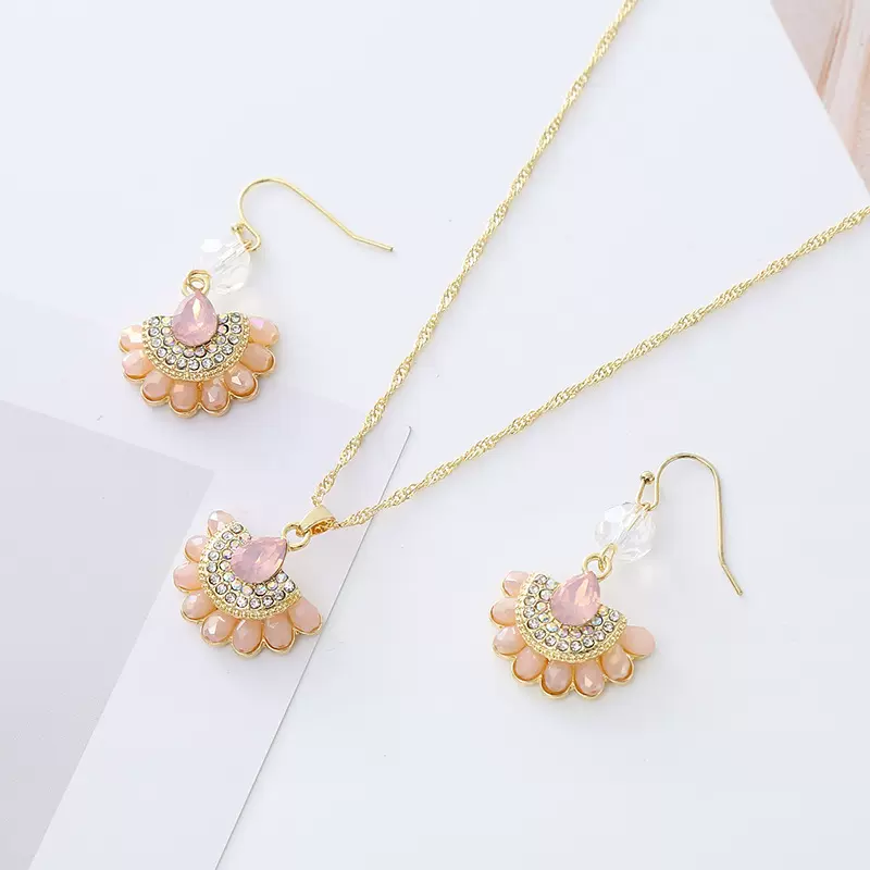 跨境欧美新款复古项链耳环套装小众设计高级感创意耳钩配饰批发