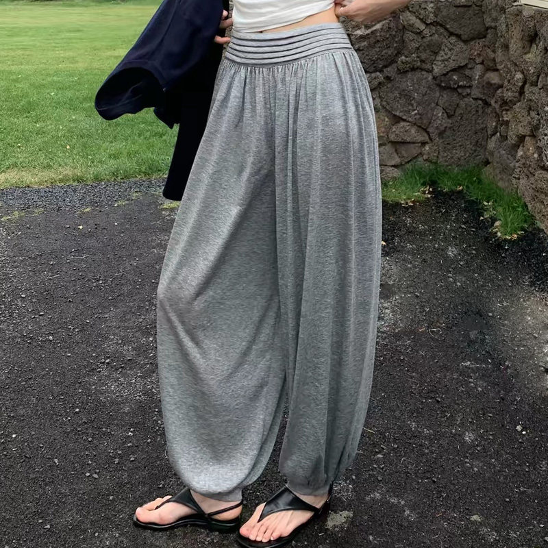 Pleated cropped lantern pants for women, autumn 2026 new style, high-waisted, petite-friendly, loose-fitting casual jogger pants Pleated cropped lantern pants for women, autumn 2026 new style, high-waisted, petite-friendly, loose-fitting casual jogger pants