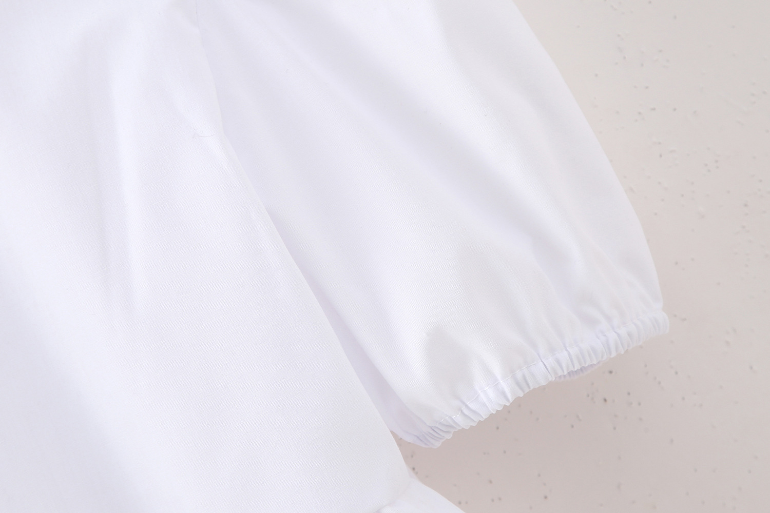 امرأة بلوزة كم قصير البلوزات ملابس الشارع شريط اللون الصامد فهد display picture 37