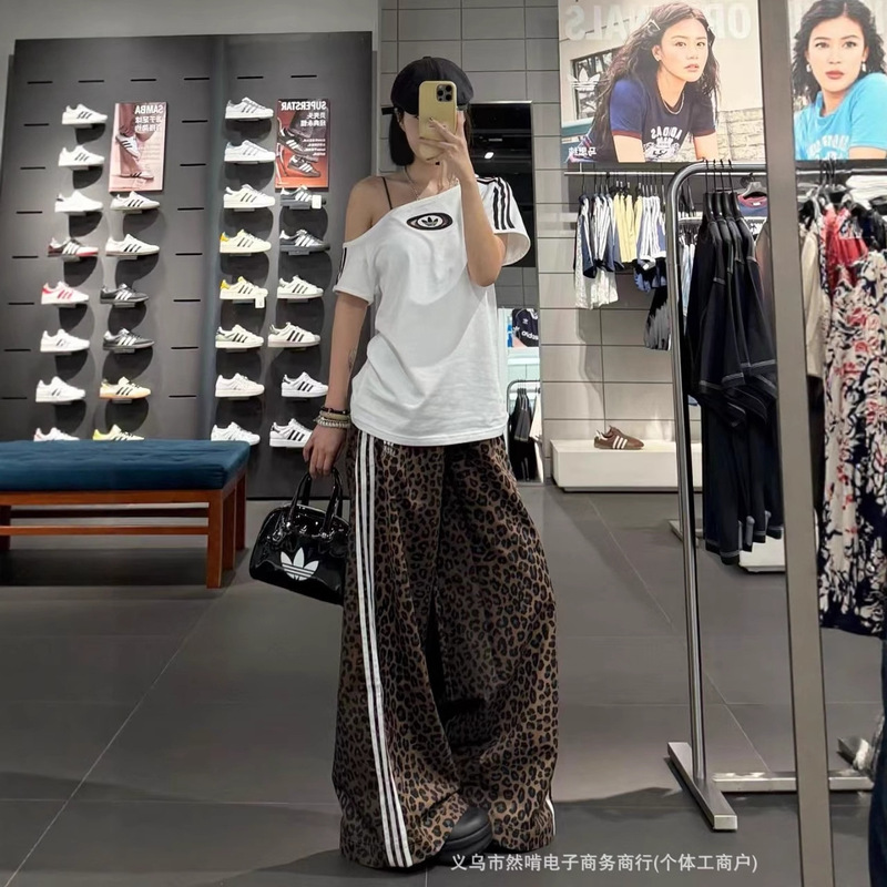 European and American Cross-Border Personalized Street Leopard Print Casual Pants Loose Slimming Striped Splicing Design Three-Piece Long Pants European and American Cross-Border Personalized Street Leopard Print Casual Pants Loose Slimming Striped Splicing Design Three-Piece Long Pants