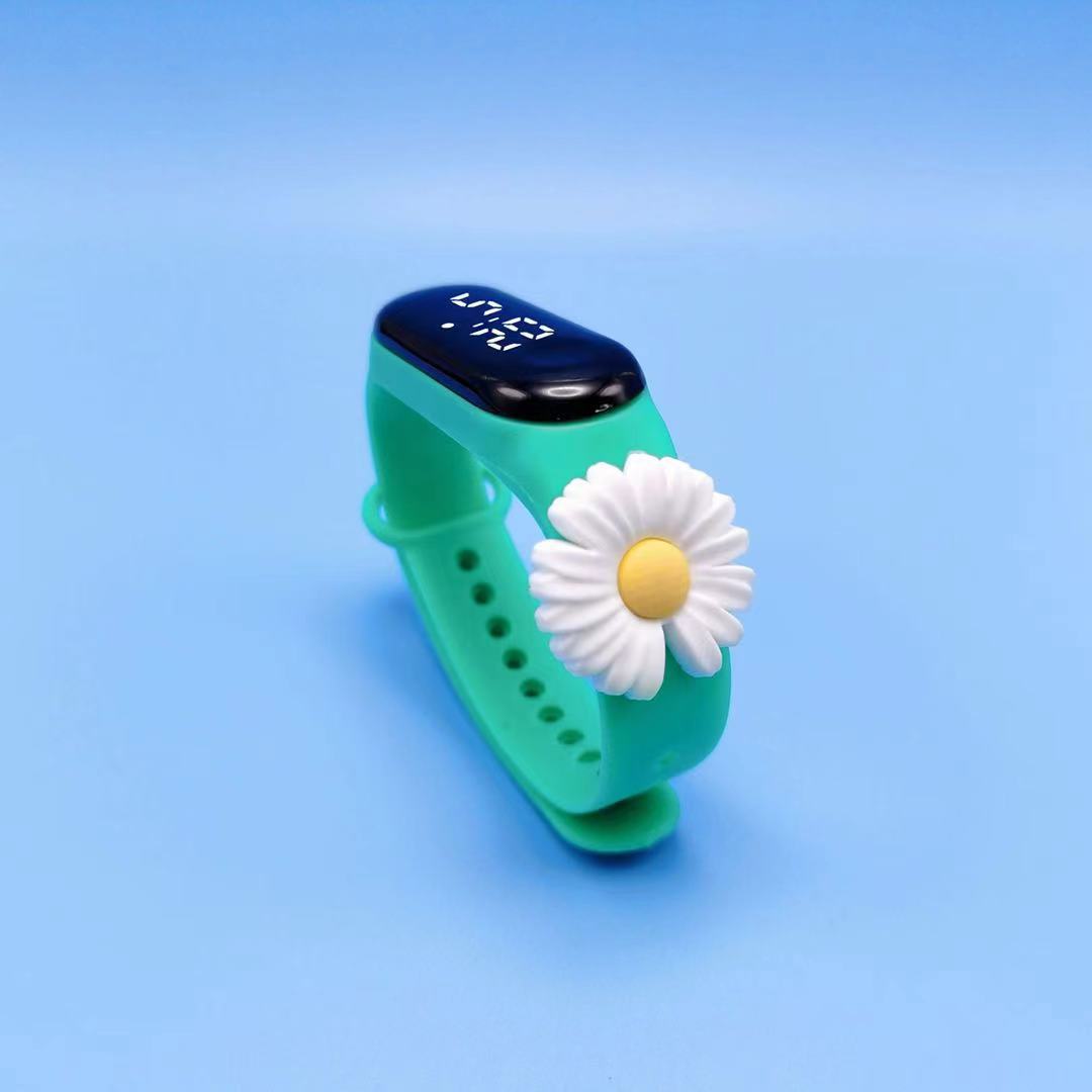 Reloj de muñeca Reloj electrónico de anime Crayon Shin-chan Reloj de escuela primaria de jardín de infantes led a prueba de agua