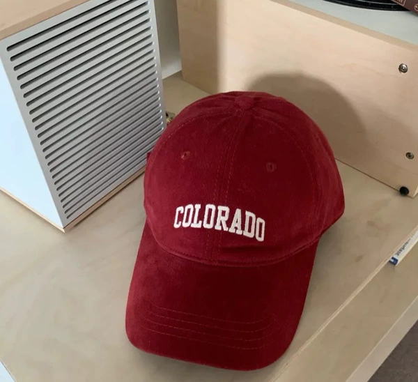 Baseball cap, burgundy sun hat