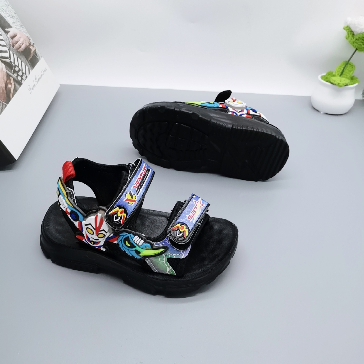 Sandalias de verano de 1 a 3 años Sandalias de fondo ligero para niños Zapatos de playa para niños Sandalias para niños Sandalias para bebés Zapatos para niños