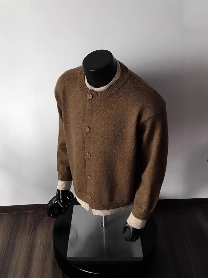 アメリカのレトロな偽の2つのボタンのデザインのセーター