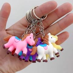 馬年ホットスタイル干支馬キーホルダースクールバッグペンダント人形バッグペンダント新年ギフト車のキーチェーン