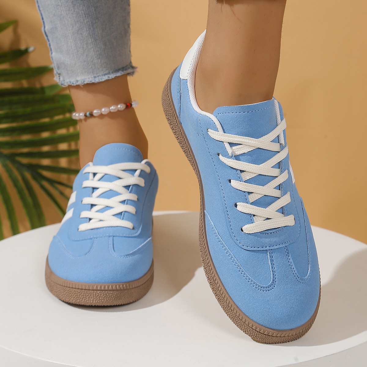 2026 primavera y verano nuevo comercio exterior de tamaño grande correa de cabeza redonda con base plana ocio versátil zapatos de skate ligeros zapatos de mujer al por mayor