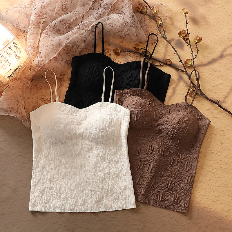 New lace suspender with chest pad for women with no marks on the outside and beautiful back suspender with chest pad for women