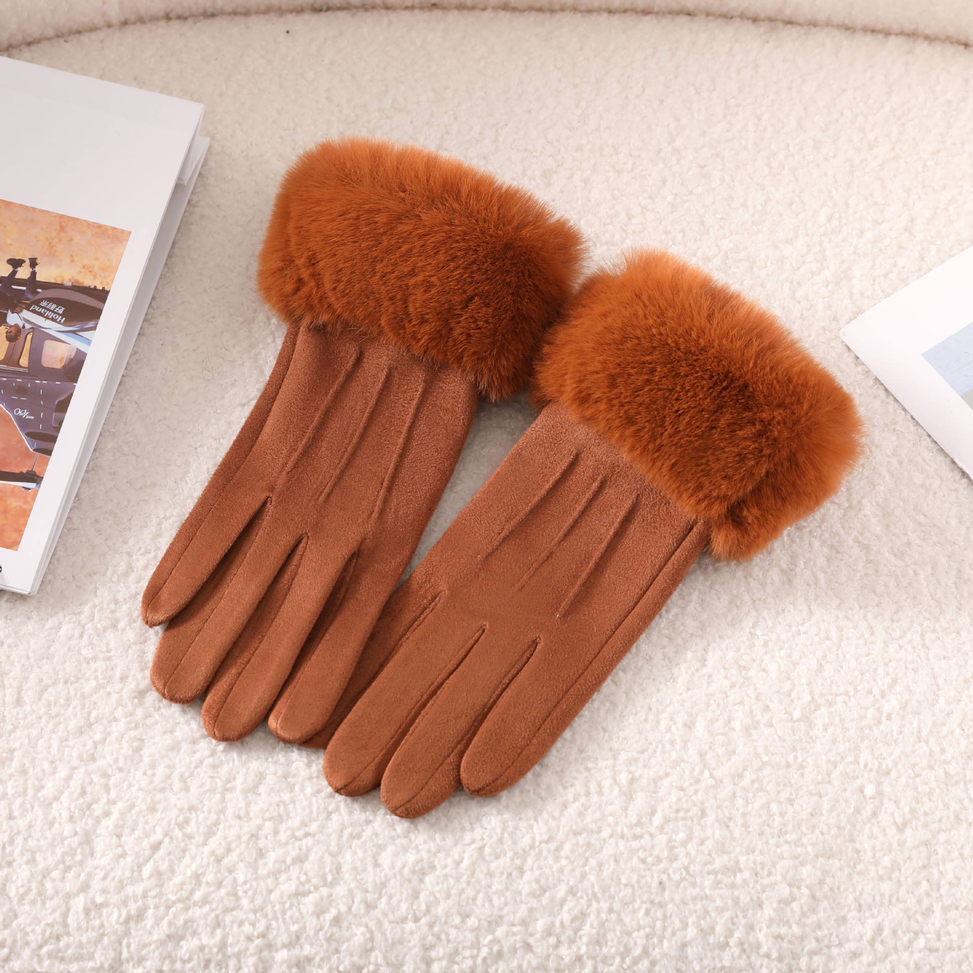 Japón y Corea de la moda guantes de peluche de lana de gamuza mujeres otoño y invierno caliente al aire libre a prueba de viento guantes táctiles al por mayor