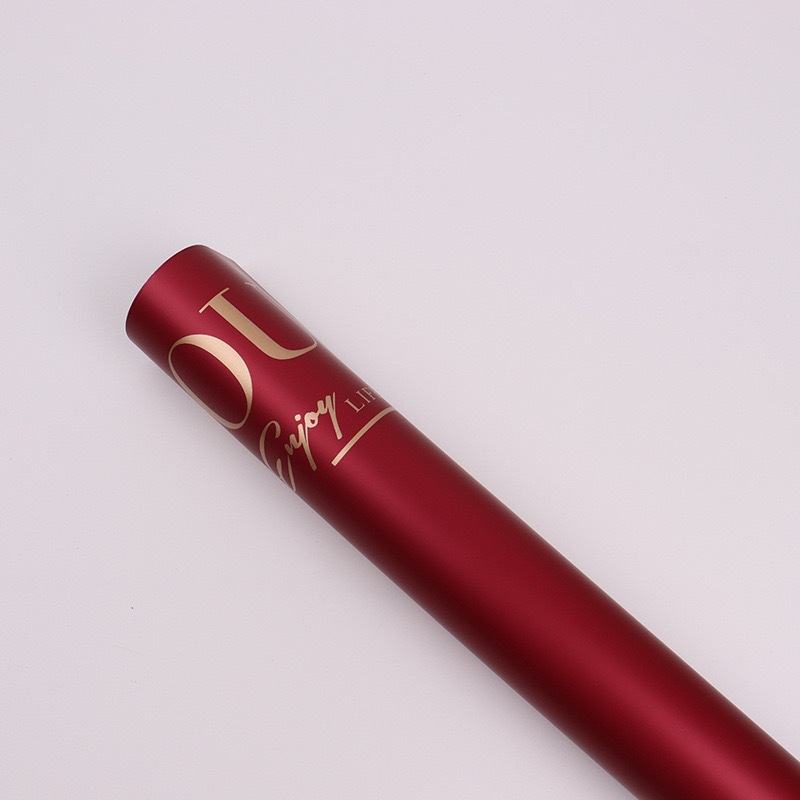 El nuevo papel de embalaje en inglés de Li Zhiran Jane Eyre abraza el papel de embalaje de flores para el día de San Valentín