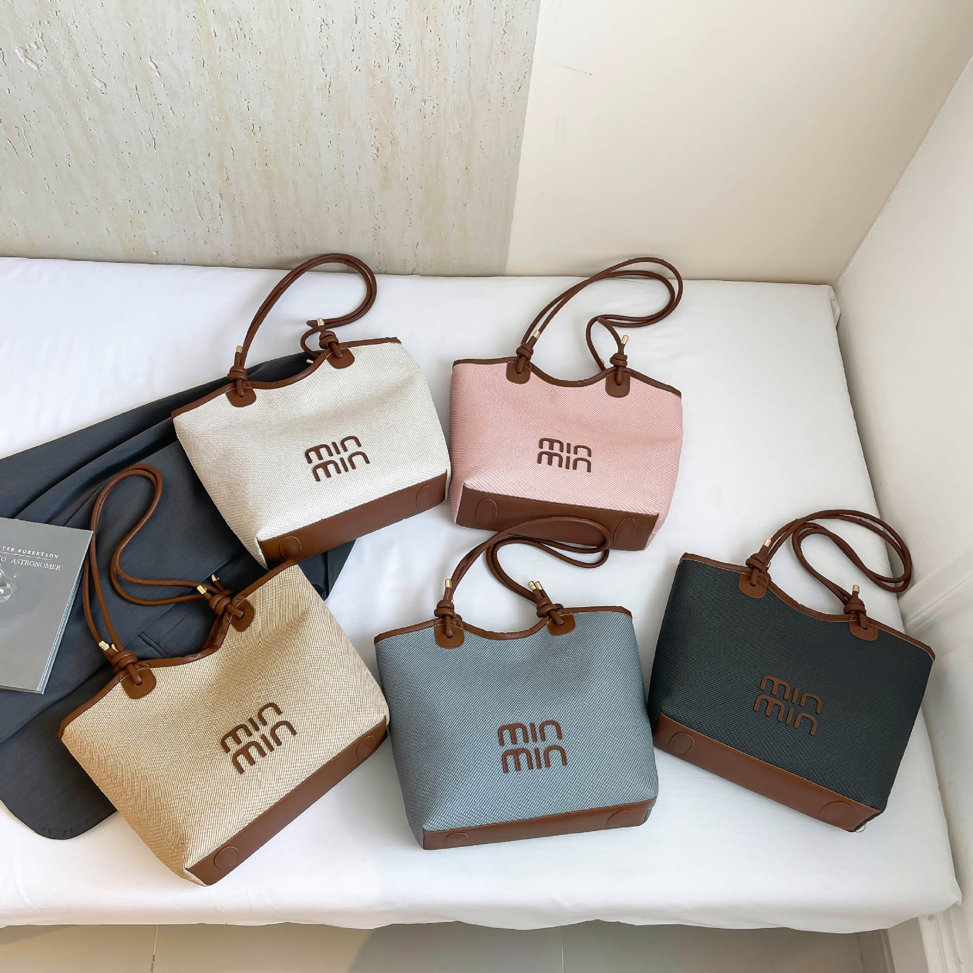 Transfronterizos al por mayor moda simple de viaje a la oficina brazo bolso de hombro de gran capacidad de color sólido bolso de mujer