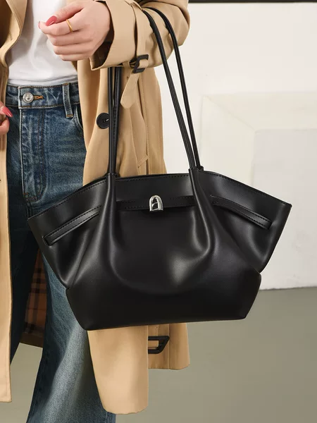 2026 Autumn/Winter Cross-Border Fashion Tote Bag Classic Wing Bag Commuting Large Capacity High-End Underarm Shoulder Bag