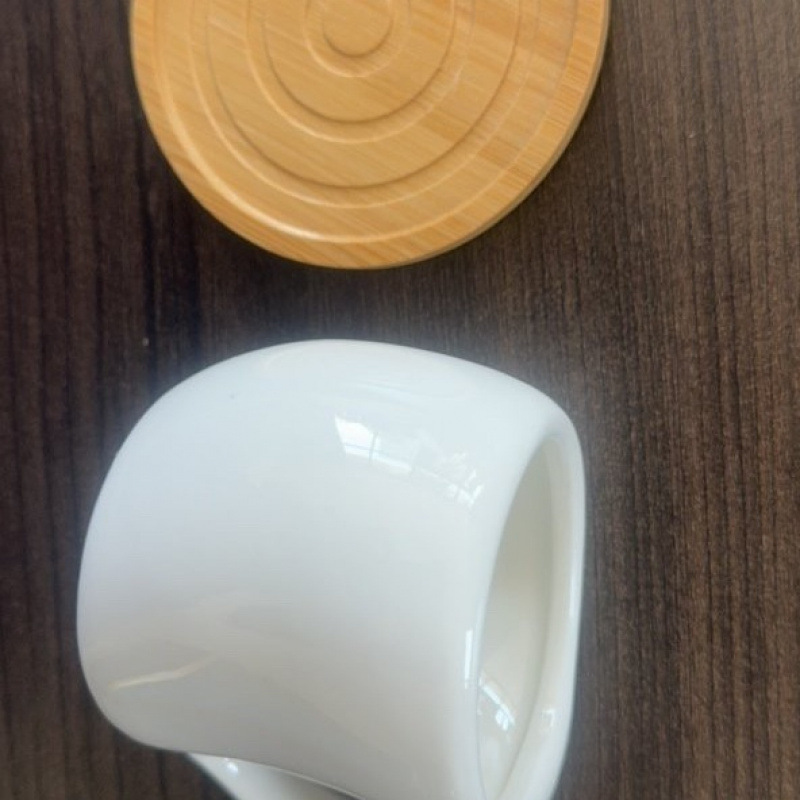 Taza de café y plato de agua simple de cerámica resistente al calor taza de agua creativa con marco de bambú cojín de taza doméstico