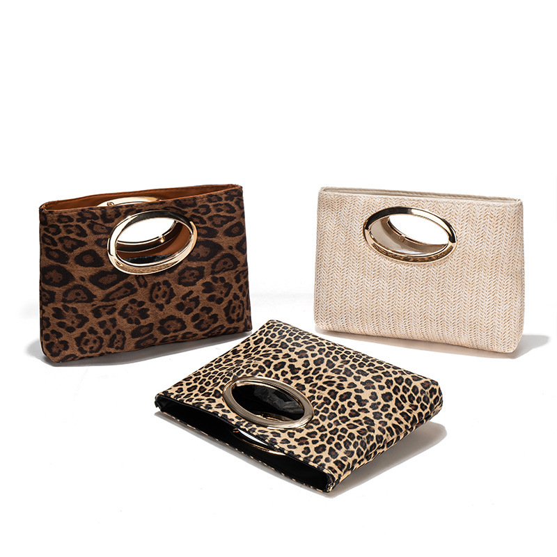 Leopardo de moda retro portátil 2025 nueva mujer extranjera viaje de gran capacidad cena de hombro bolso de mochila