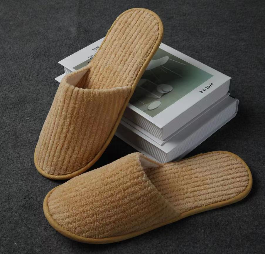 Thin coral yellow slippers