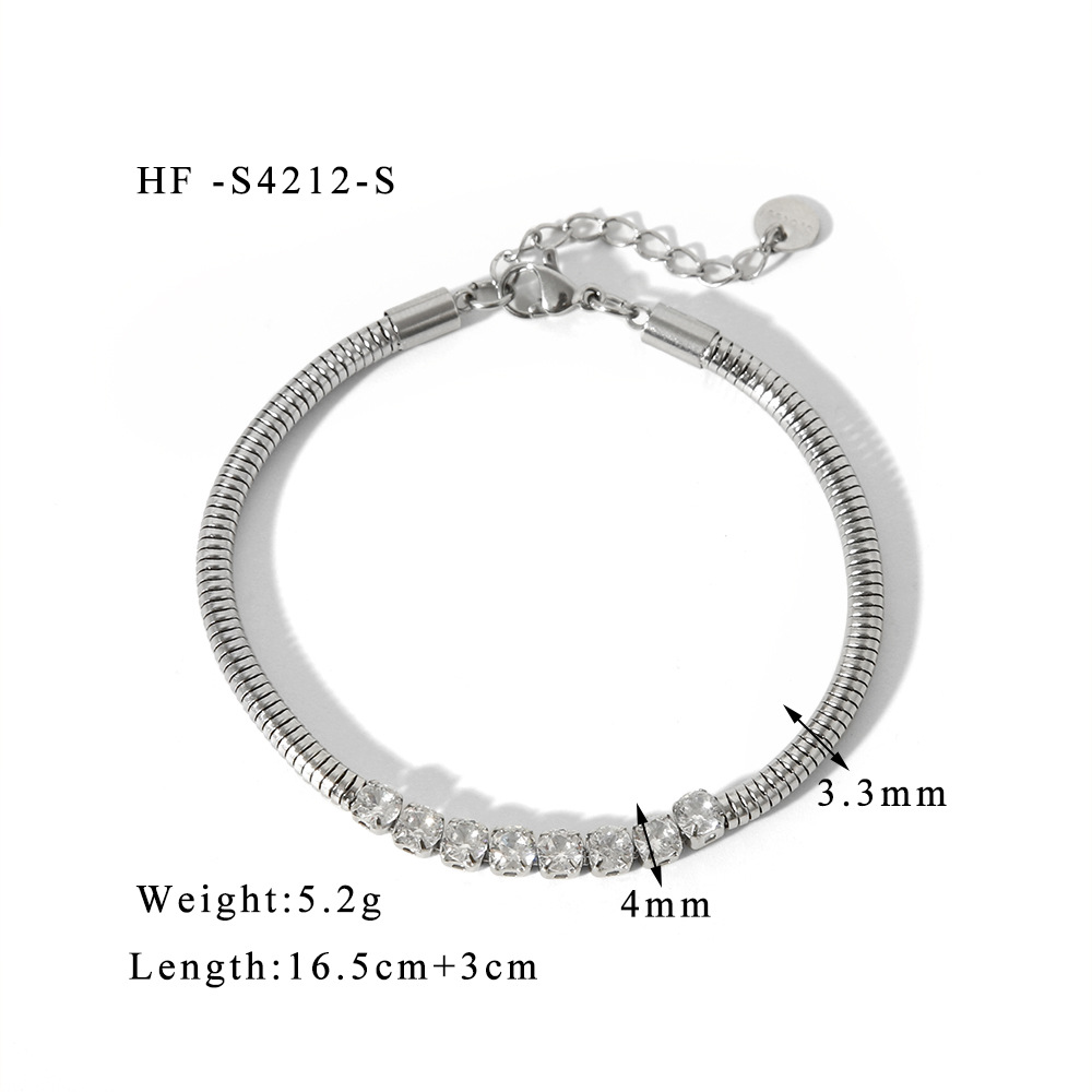 304 Stainless Steel 18K Gold Plated Basic Modern Style Classic Style Plating Inlay Geometric Zircon Bracelets display picture 9