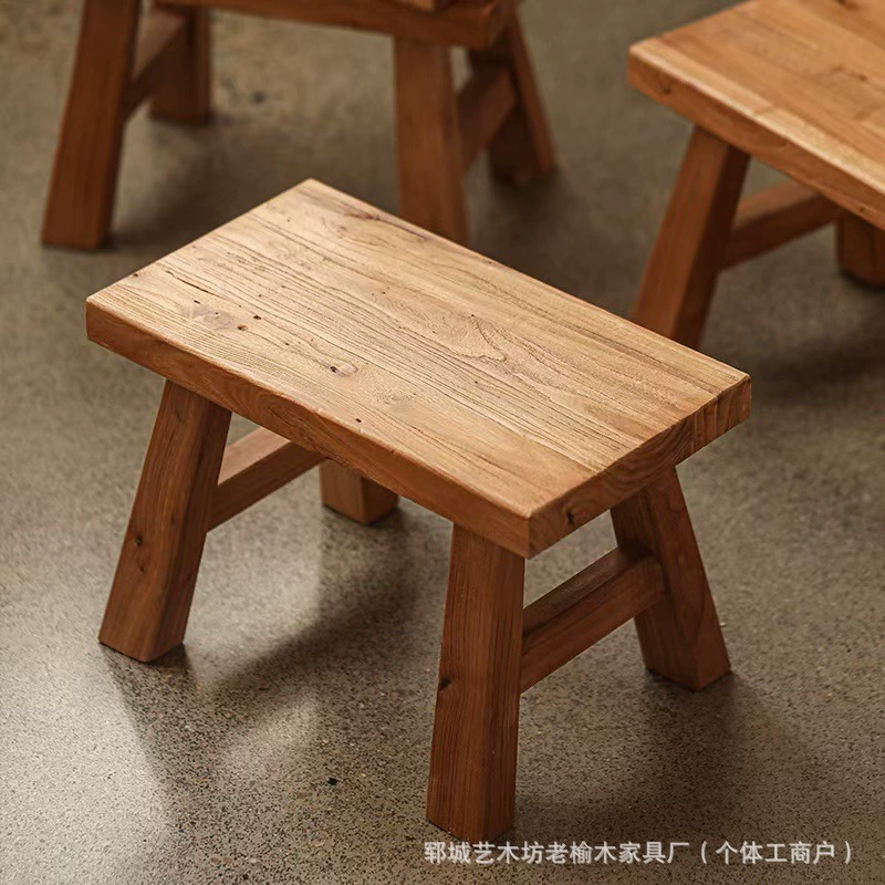 Ретро ностальгический старый скамейка вяза низкий стул для дома на крыльце