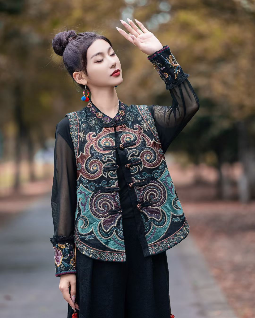 Ingeniería pesada bordada cara clip caballo mujer 2025 estilo de otoño collar hebilla de hombro jacquard estilo nacional nuevo chaleco image 8