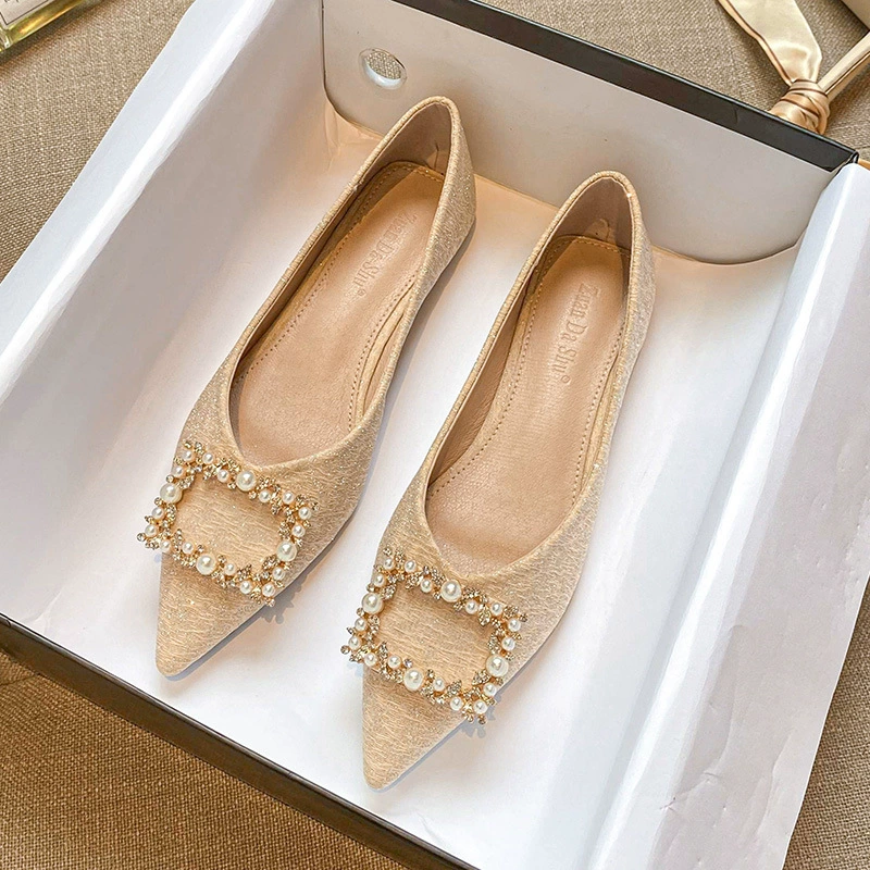 Женские туфли на плоской подошве с острым носком, неглубокий квадратный ремешок, новинка 2025 года, элегантные универсальные туфли с мягкой подошвой, женская обувь большого размера, размеры от 41 до 43