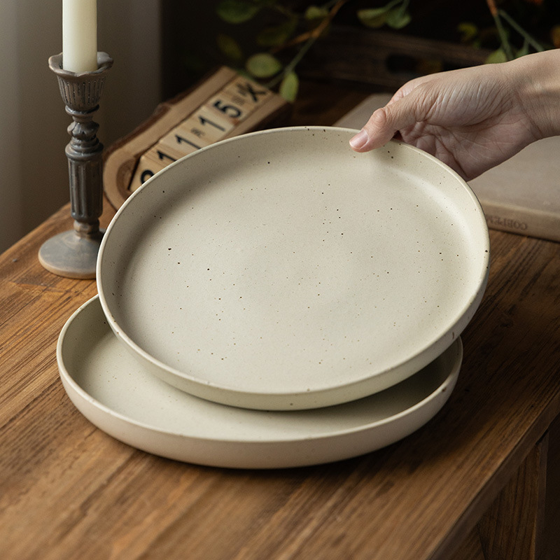 Platos de cerámica retro al por mayor plato de sésamo esmaltado plato redondo plato poco profundo platos caseros platos de restaurante platos de postres platos de pasta