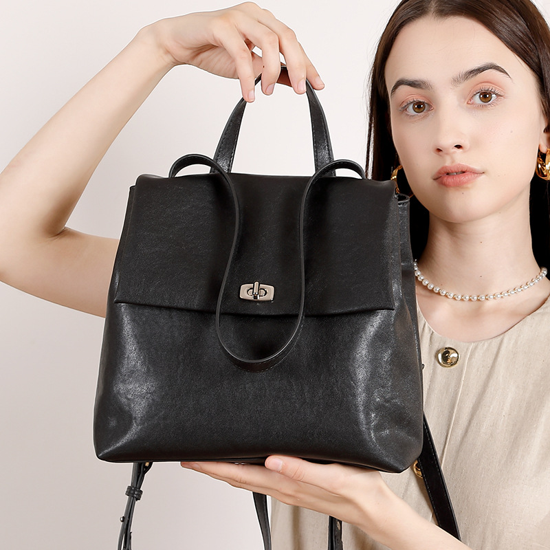 2025秋上新真皮女包双肩包女高级感大容量时尚百搭背包学院风背包