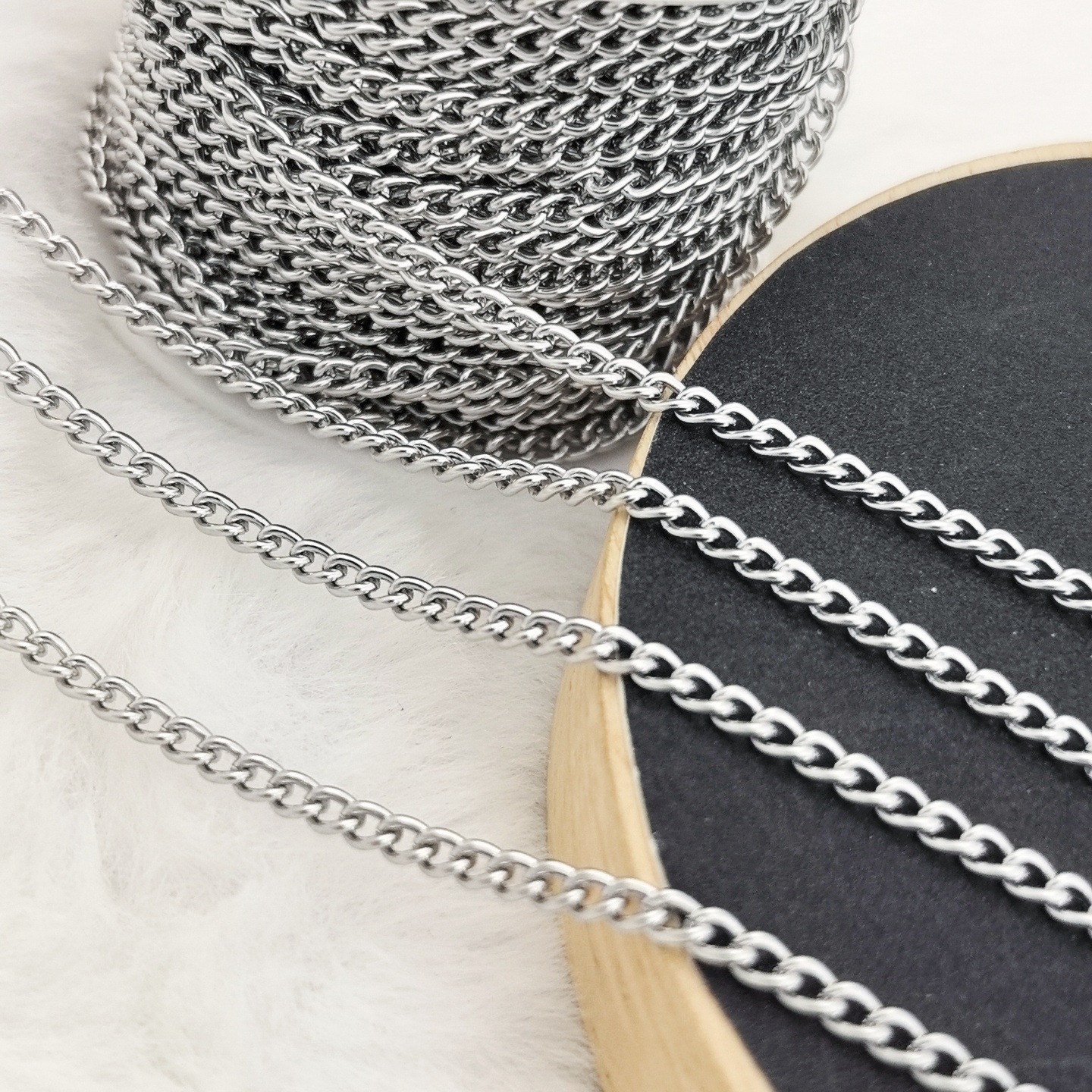 304ステンレス角線十字o型唇チタン鋼チェーンdiyネックレスブレスレット眼鏡鎖飾り卸売り