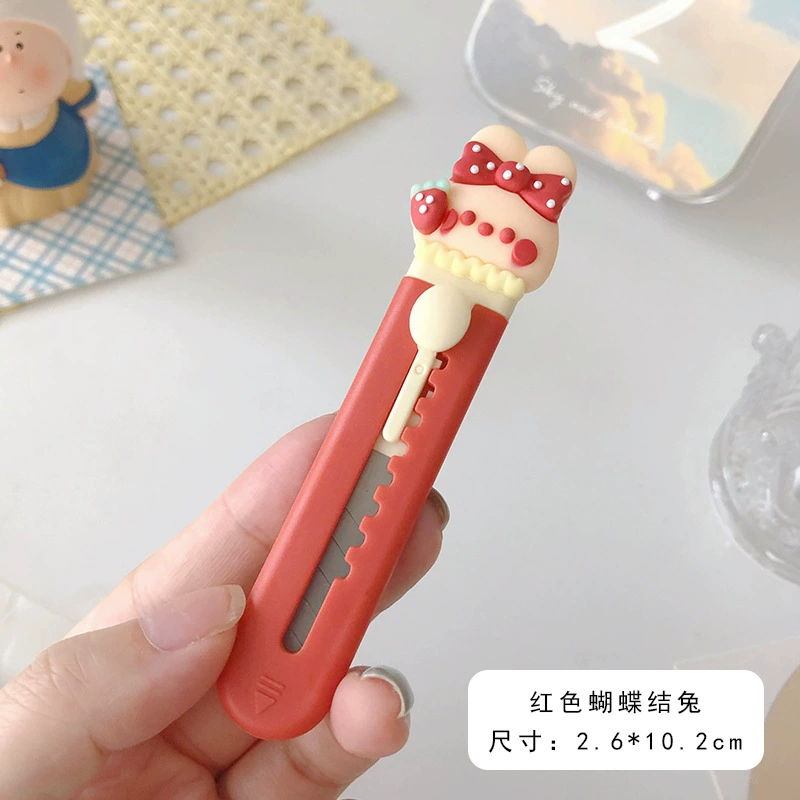 Small cute three dimensional cartoon pocket knife for elementary school students, handmade