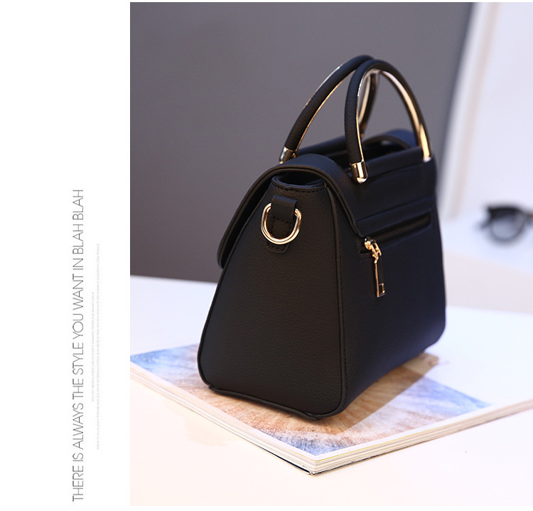 Women's Small Pu Leather Solid Color Vintage Style Classic Style Square Lock Clasp Crossbody Bag display picture 10