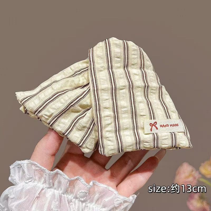 2026 nuevo clip de cabello ondulado clip de cabello de tiburón grande clip de cabello de mujer detrás de la cabeza de alta sensación clip de cabello accesorios para el cabello