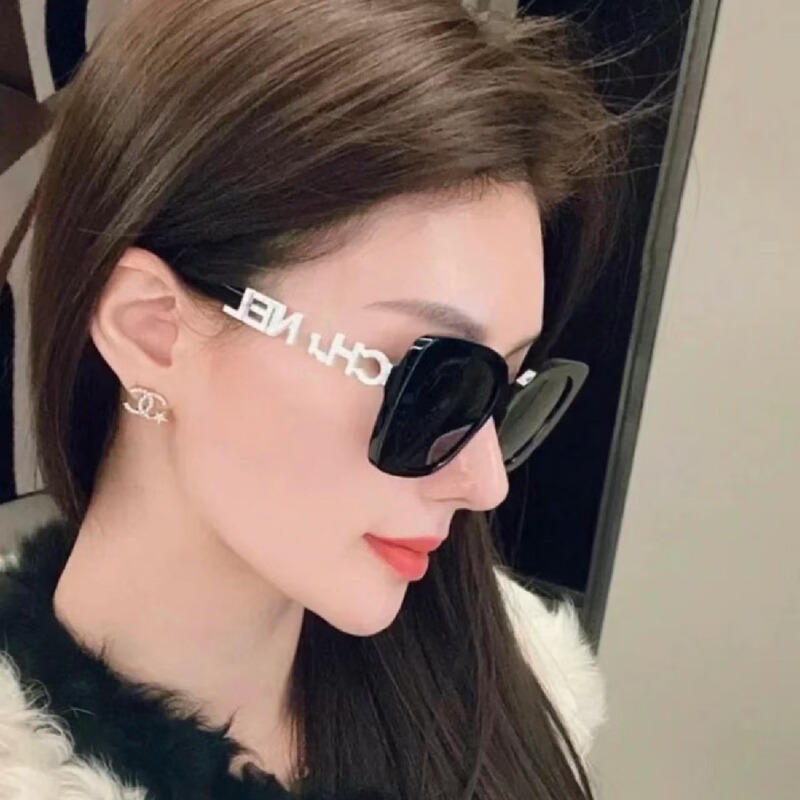 2025 New Model Chanel-Style Sunglasses 5422B, Same Style as the Original, Single-Sided Temple with Lettering and Rhinestones, Personalized Fashion Wholesale 2025 New Model Chanel-Style Sunglasses 5422B, Same Style as the Original, Single-Sided Temple with Lettering and Rhinestones, Personalized Fashion Wholesale