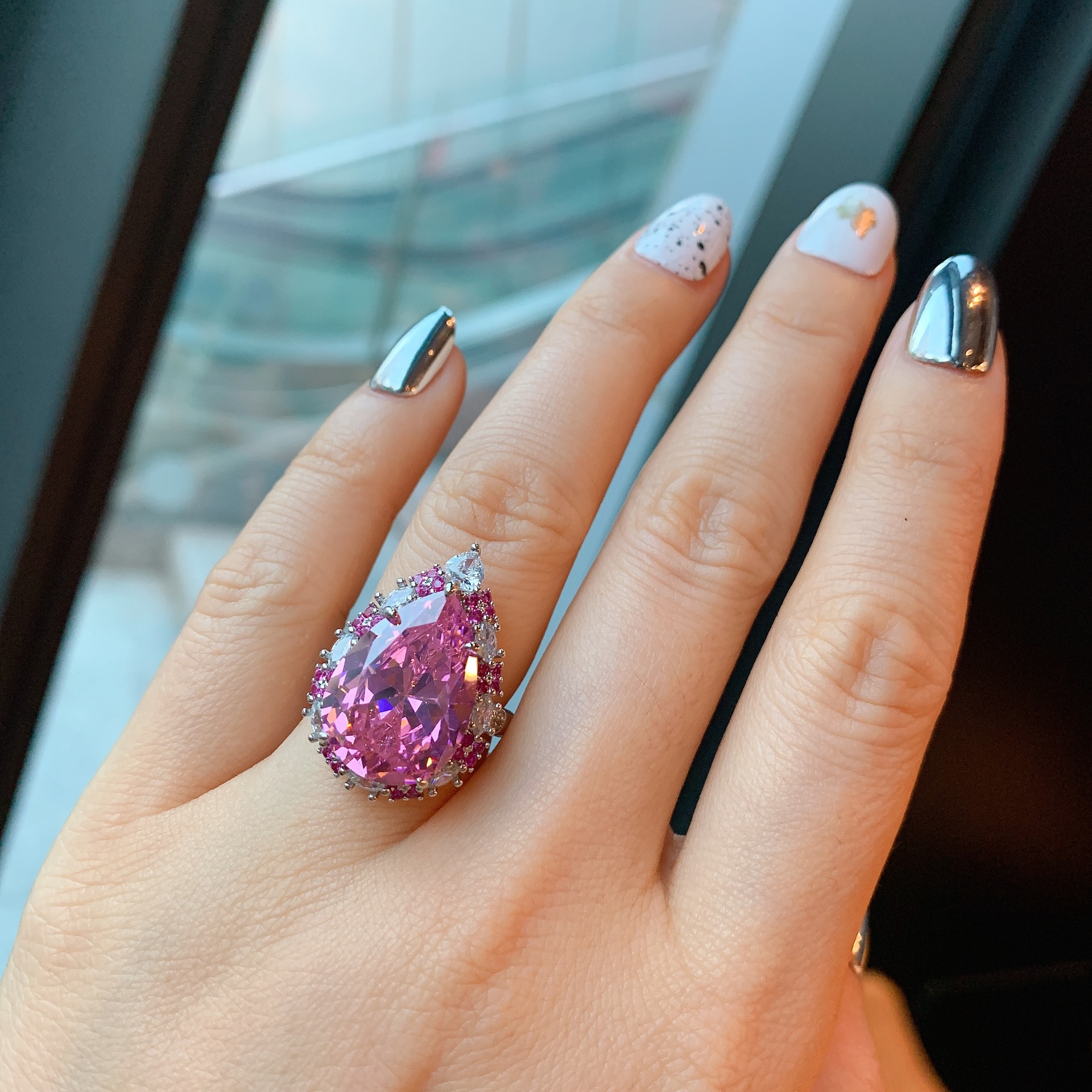 Zhuang Sheng joyería europea y americana simulación rosa diamante color piedra vintage anillo Yao diamante-incrustado agua gota anillo principal piedra 13*18
