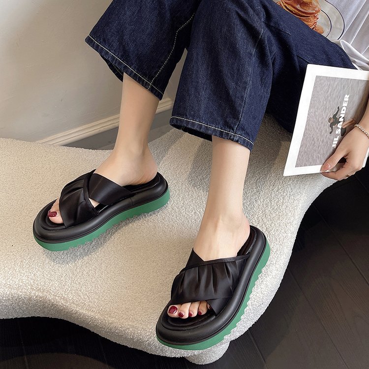 Feenhafte Plateau-Hausschuhe für Damen, Sommer-Oberbekleidung, ins2023, modische, rutschfeste Seiden-Sardinen-Einzel-Hausschuhe, Strandschuhe_voghion.com