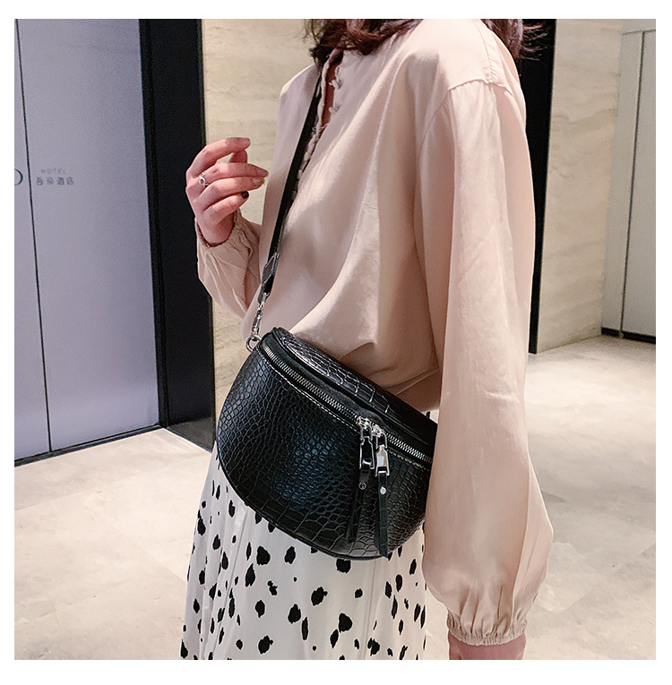 Fashion Solid Color Soft Leather Chest Bag Strap Crocodile Pattern Crossbody Bags display picture 6