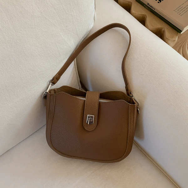 Brown pendant
