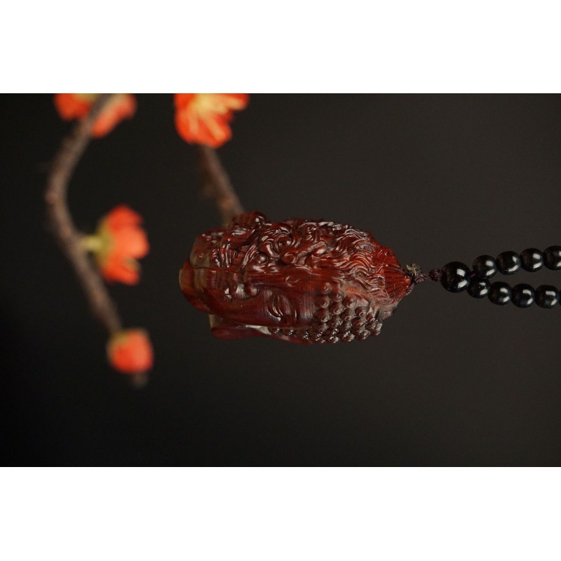 紫檀木の彫刻は壺の福袋を手にして、手にします。|undefined
