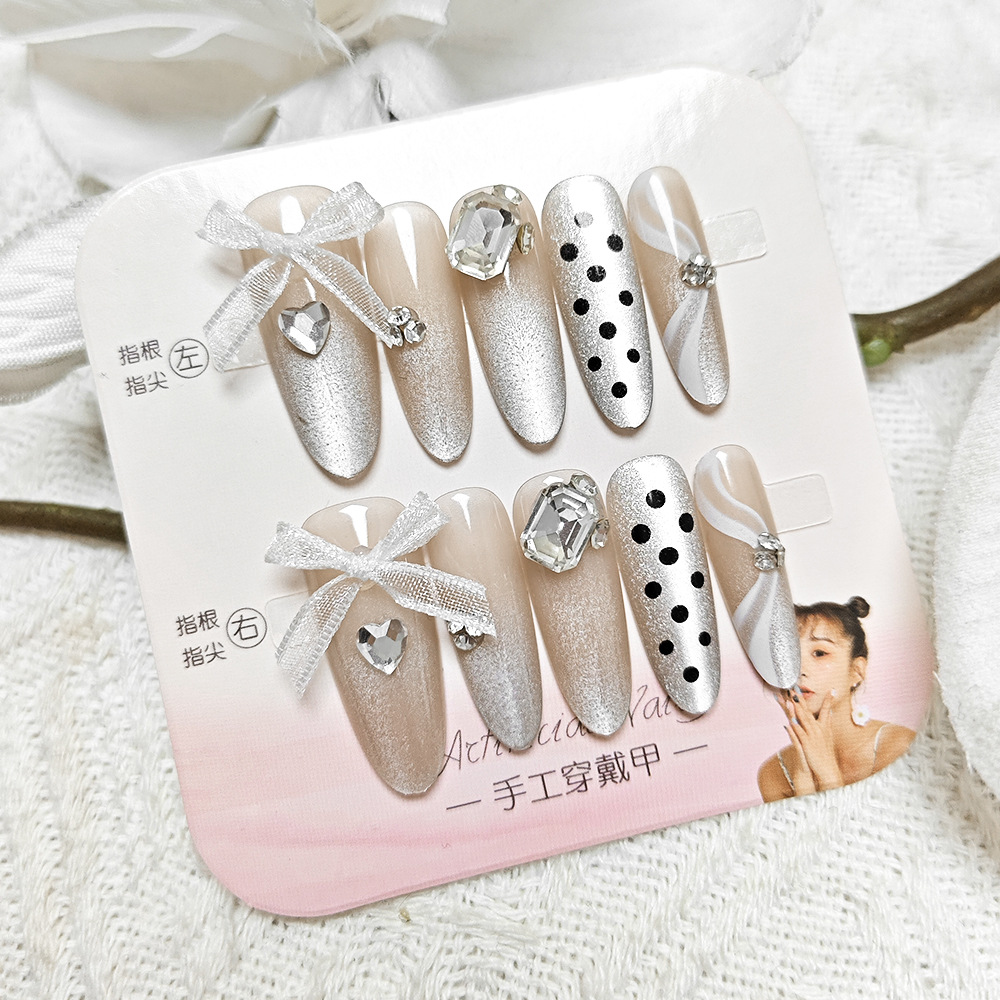 Amor arco ondulado punto de diamante manicure dulce delicado ojo de gato usar uñas 10 piezas parche de uñas falsas de tamaño dividido image 3