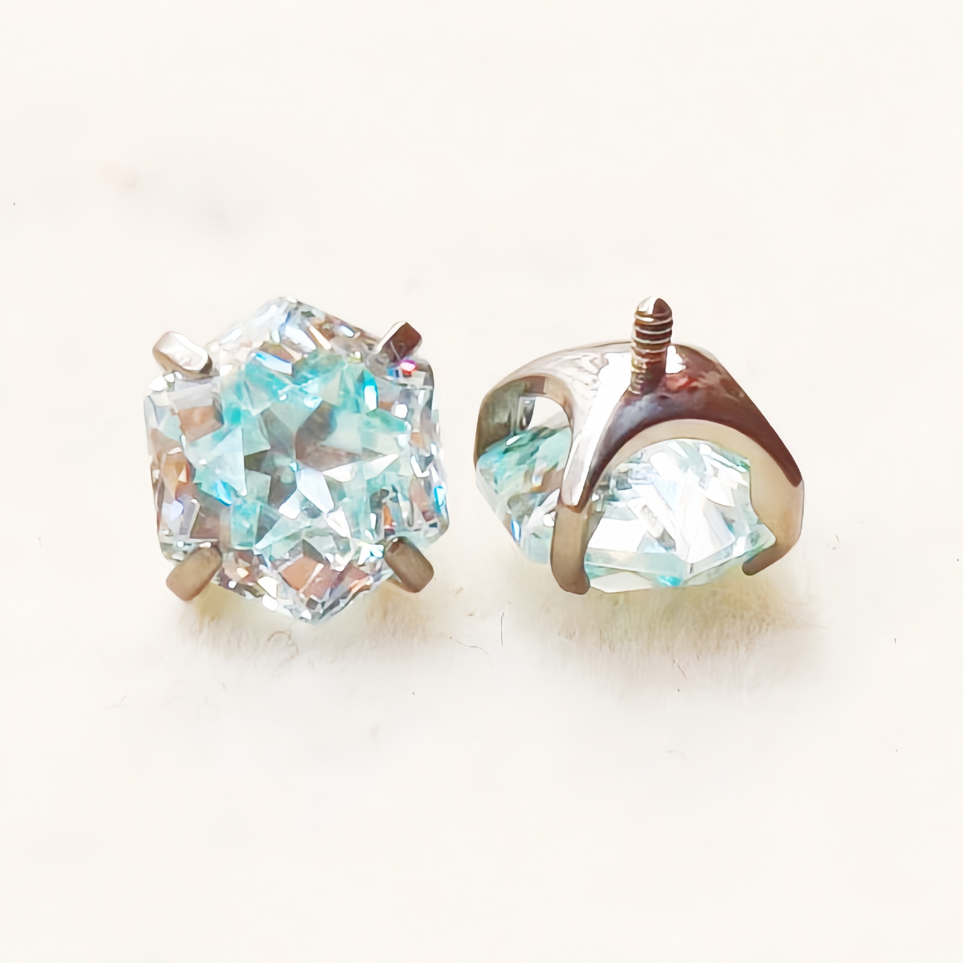 Titanium Alloy Gradient Color Plated Round-Bottomed Super Shiny Queen-Cut Hexagram-Cut Zirconia Stud Earrings for Cartilage detail image 16