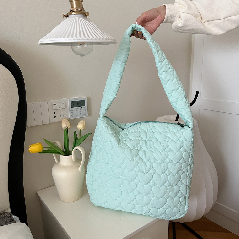 39131 Japanese quilted heart-shaped cotton tote travel bag Crossbody bag for women, large-capacity single-shoulder crossbody canvas bag undefined