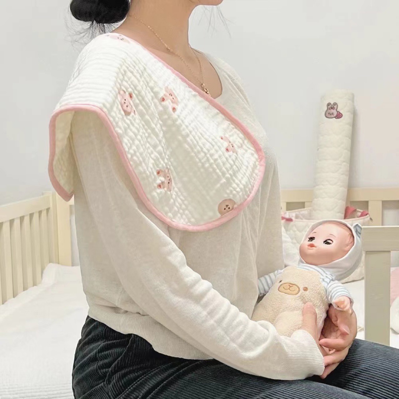 Korean baby burp shoulder pads, modal gauze saliva napkins, baby anti-vomiting bibs, cotton shoulder pads cartoon