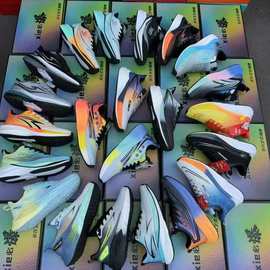 休闲鞋春季户外轻便跑步鞋时尚真爆碳板透气鞋子供应批发男运动鞋