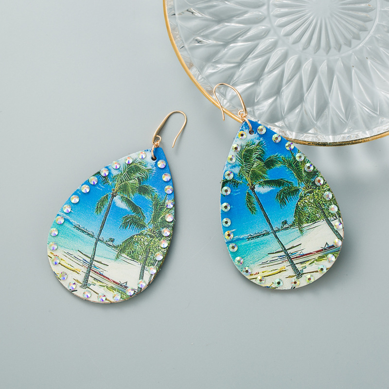 Fashion Leather Coconut Tree Print Drop-shaped Earrings display picture 4