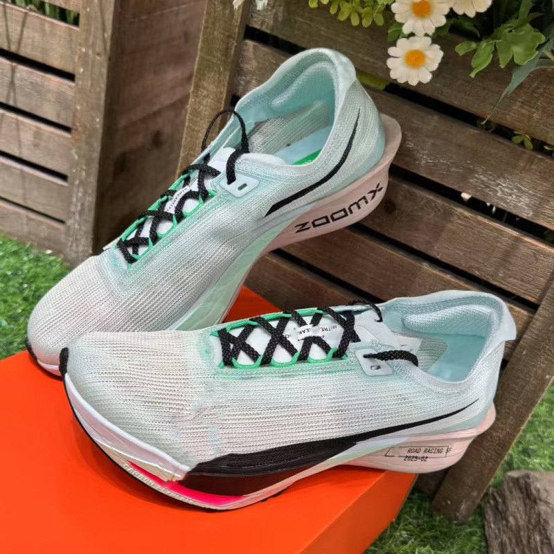 Pure Original Streakfly 2 Running Shoes Mesh Men's and Women's Marathon Light Carbon Sports Shoes Soft Breathable Casual Shoes Pure Original Streakfly 2 Running Shoes Mesh Men's and Women's Marathon Light Carbon Sports Shoes Soft Breathable Casual Shoes