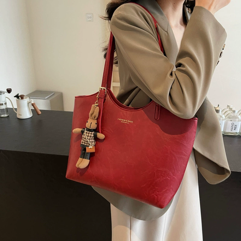 Новая высококачественная женская сумка-тоут в стиле ретро с мягкими стенками, вместительная сумка для повседневного использования с ручным принтом, оптовая продажа от производителя.