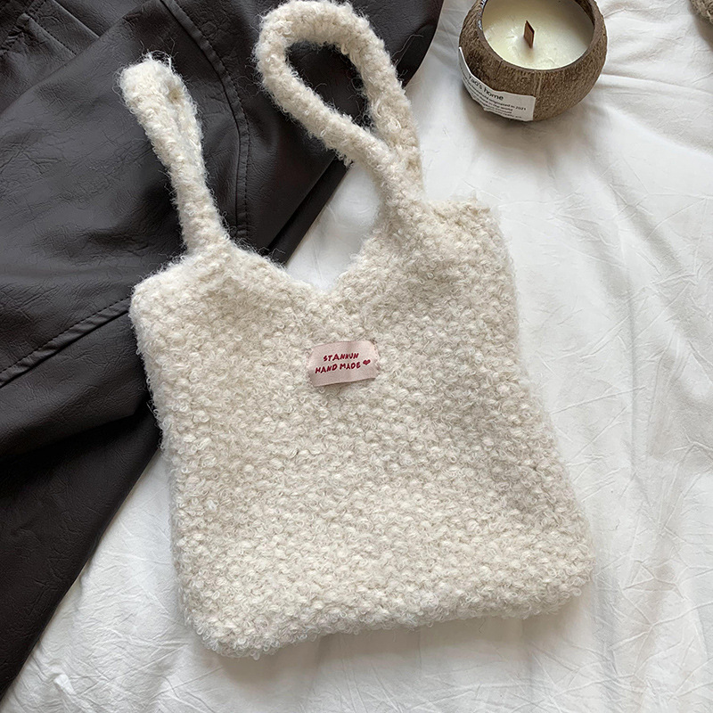 Bolso cuadrado pequeño bolso de mujer 2025 otoño e invierno nuevo estilo de alta gama bolso de mano de punto de felpa cerosa suave bolso de hombro