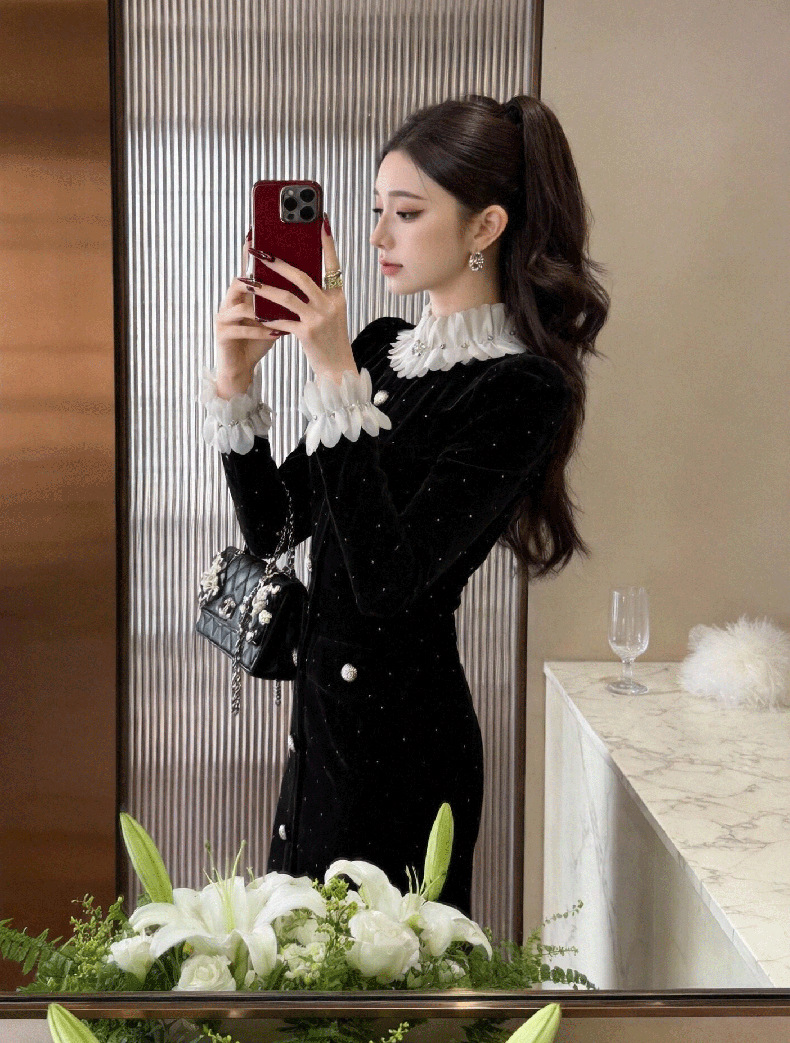 Đầm ôm body nữ thiết kế cổ tròn cánh hoa, cúc đơn, eo thon — đen chi tiết 6