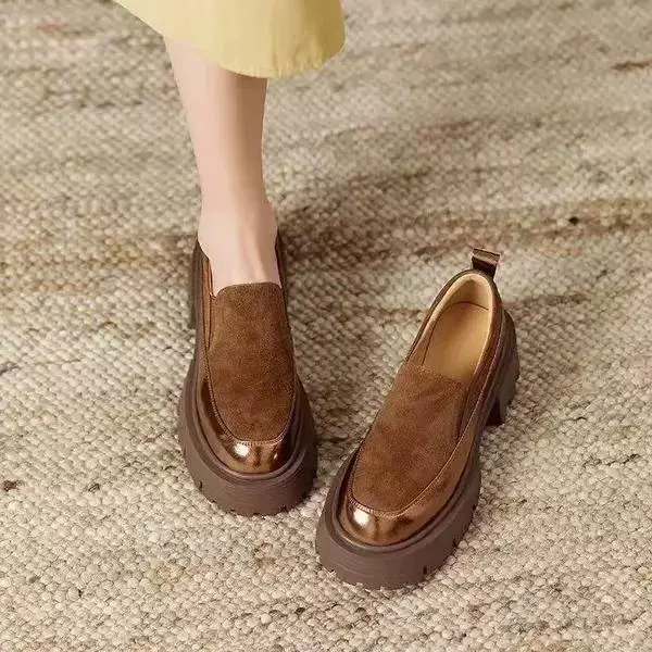 Matte black brown loafers for leisure