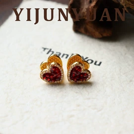 耳环;项链;耳钉